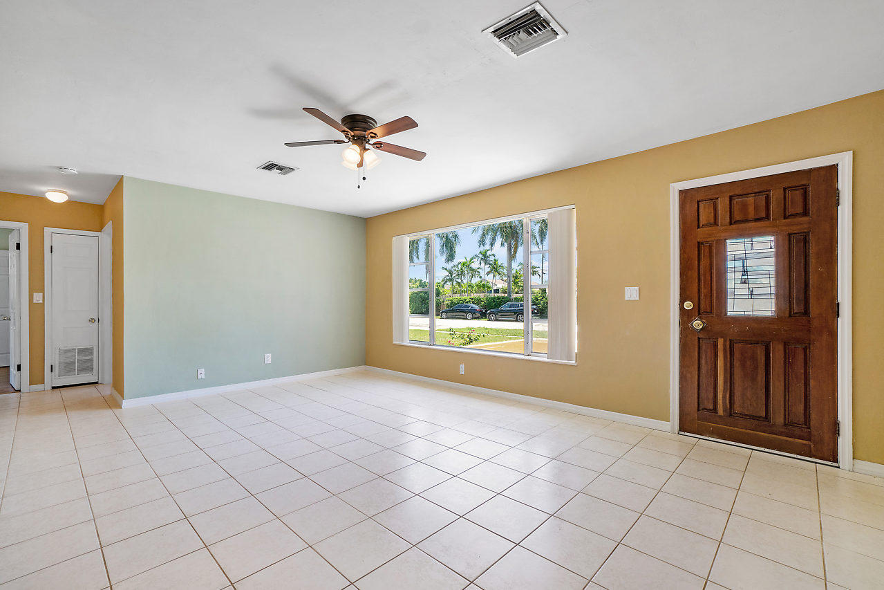 399 Northeast 28th Street Boca Raton, FL 33431 - Photo 6 of 24 007-399NE28thSt-BocaRaton-FL-small