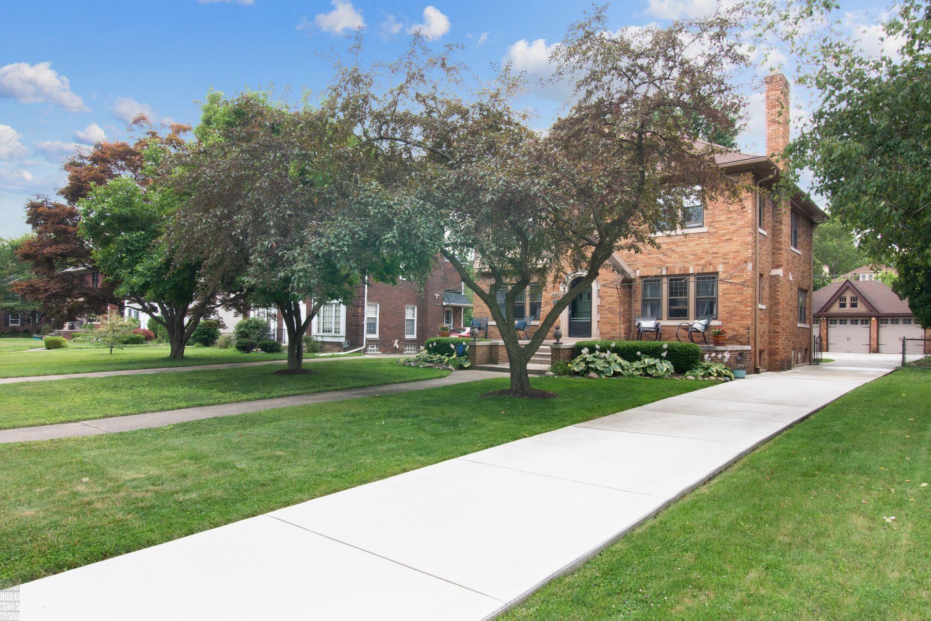 1423 Devonshire Road Grosse Pointe, MI 48230 - Photo 31 of 35 50116001-30.JPG
