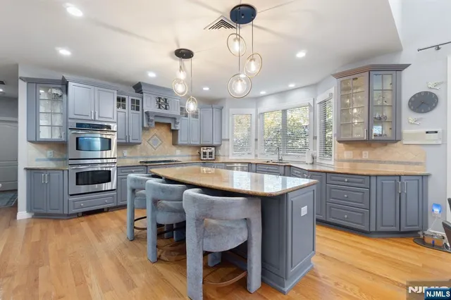 $2,198,000 | 65 Prospect Avenue, Haworth, NJ 07641