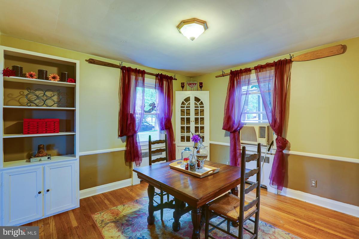 4421 Harcourt Road Baltimore, MD 21214 - Photo 11 of 30 Dining Room