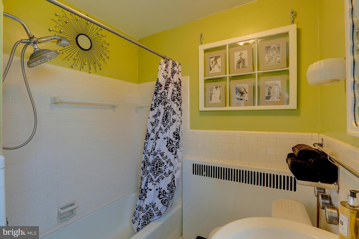 4421 Harcourt Road Baltimore, MD 21214 - Photo 20 of 30 Bath (Master)