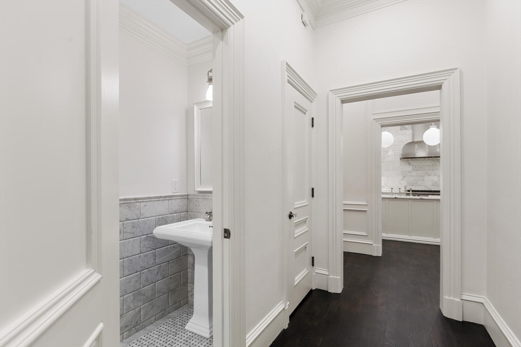 409 Commonwealth Avenue, Unit B Boston, MA 02215 - Photo 17 of 42