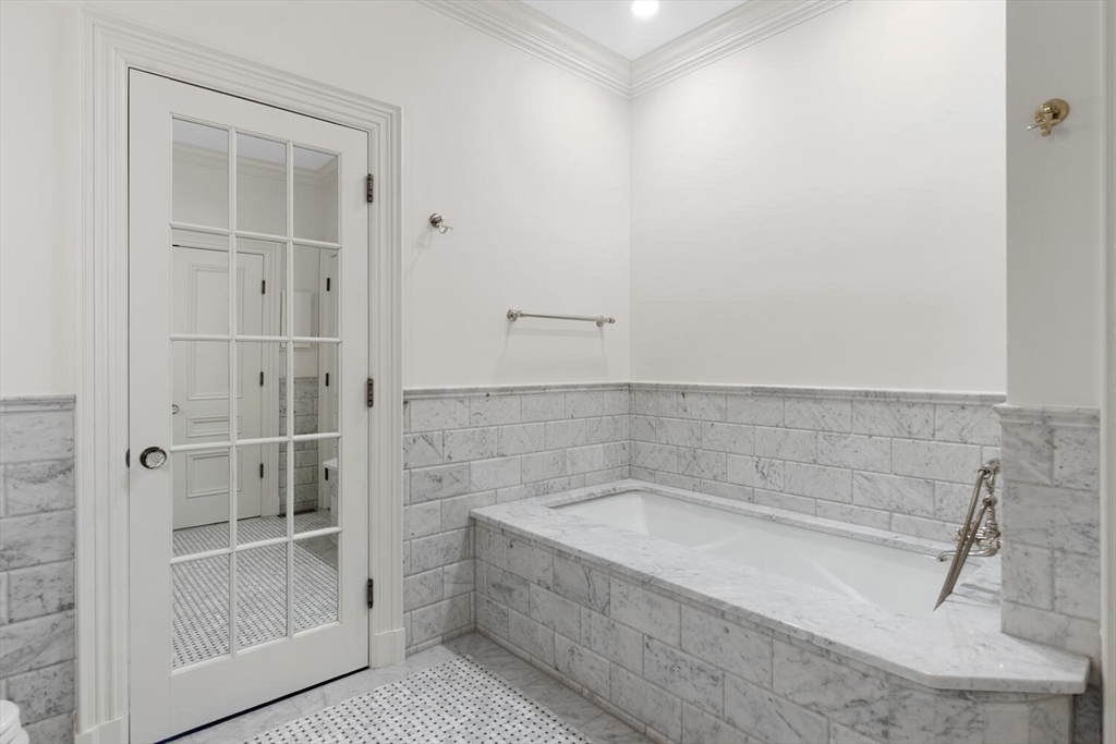 409 Commonwealth Avenue, Unit B Boston, MA 02215 - Photo 23 of 42