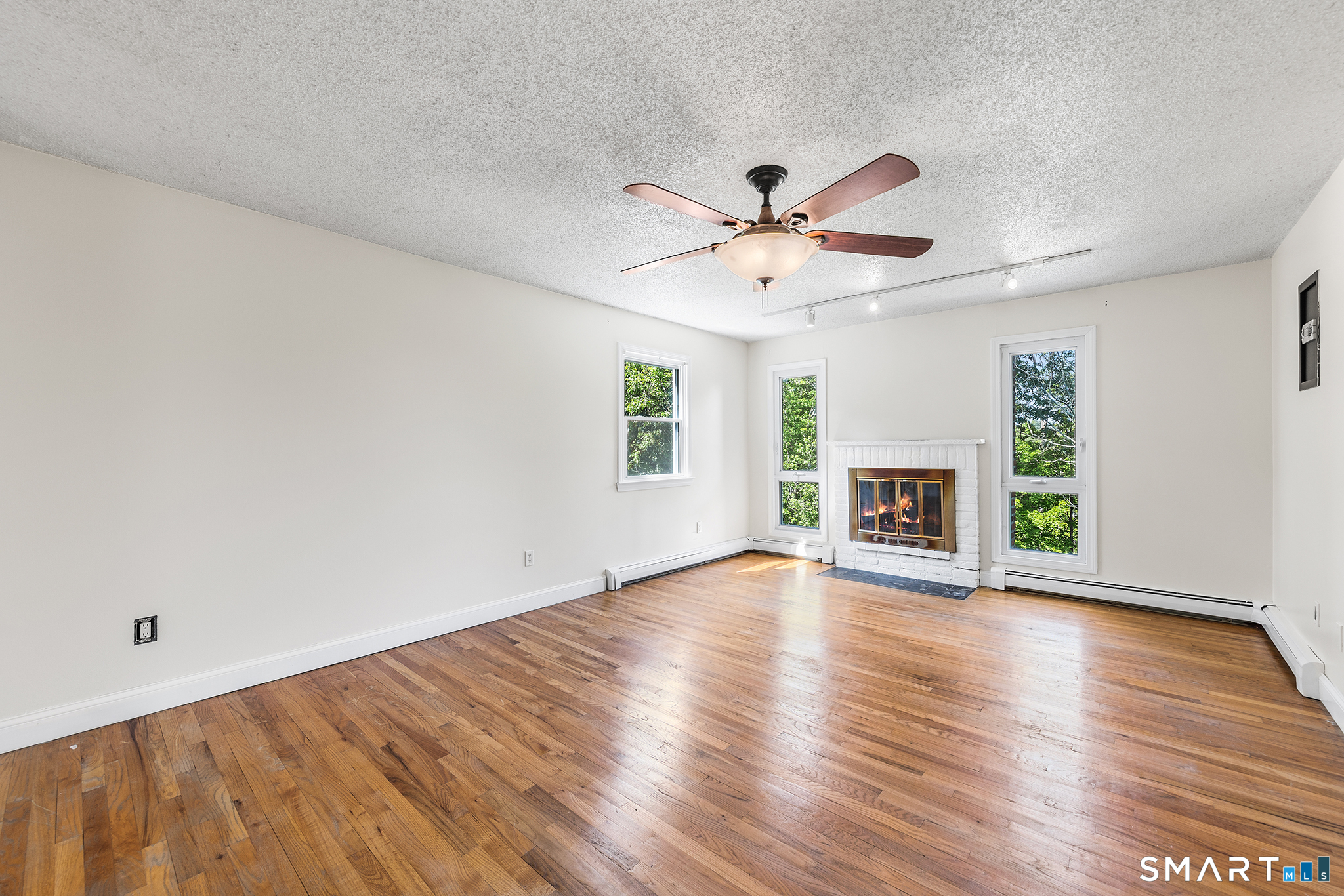 45 East Gate Road Danbury, CT 06811 - Photo 18 of 39