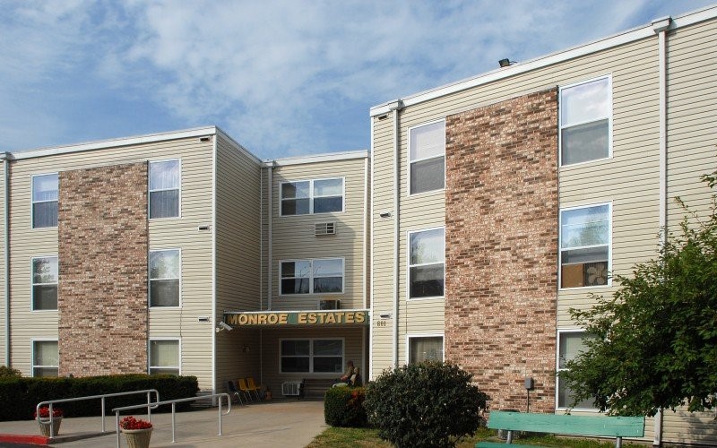 601 North Monroe Street Lebanon, MO 65536 - Photo 1 of 6 a front view of a house with plants