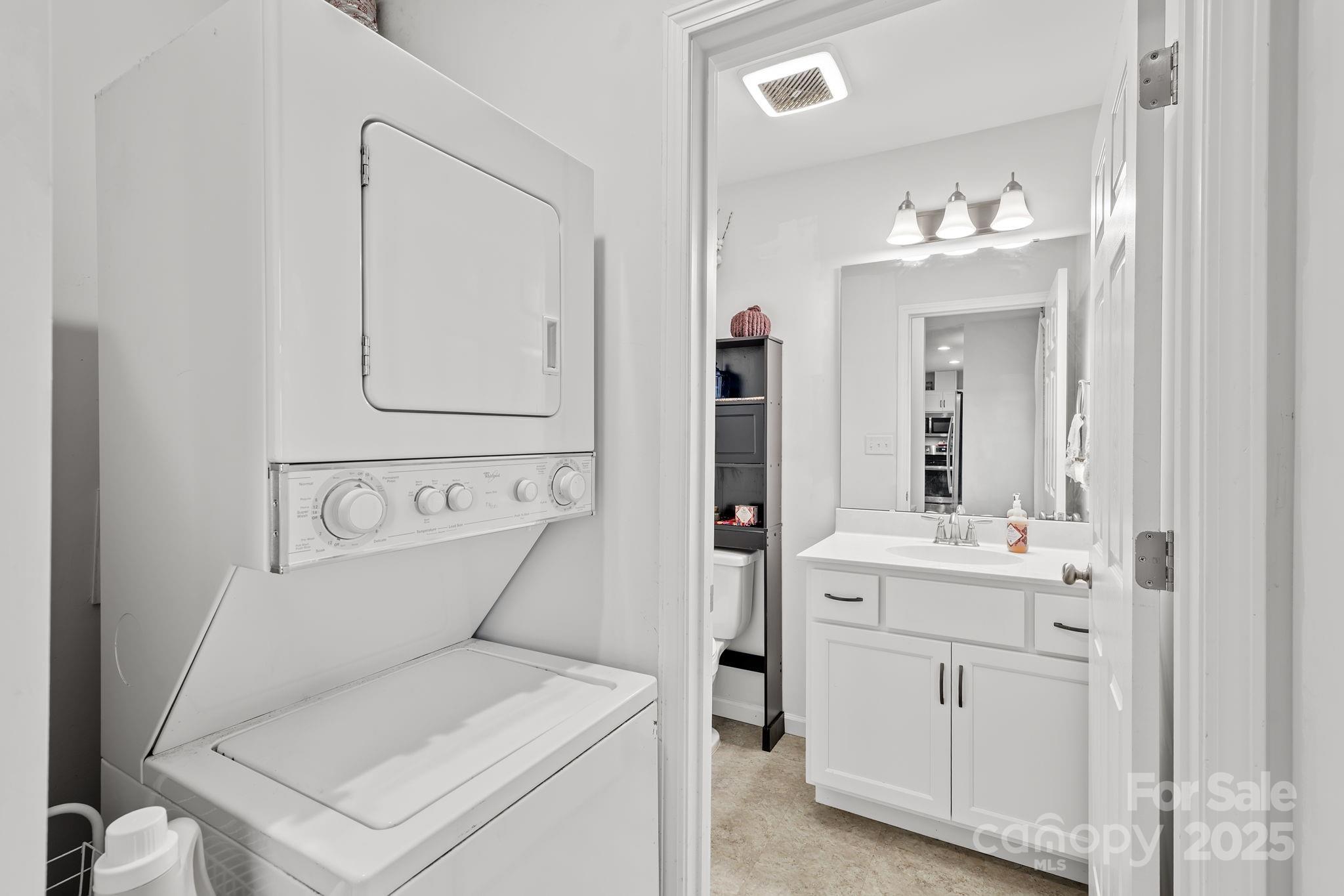 28 Yarrow Meadow Road Weaverville, NC 28787 - Photo 17 of 29 a utility room with dryer and washer