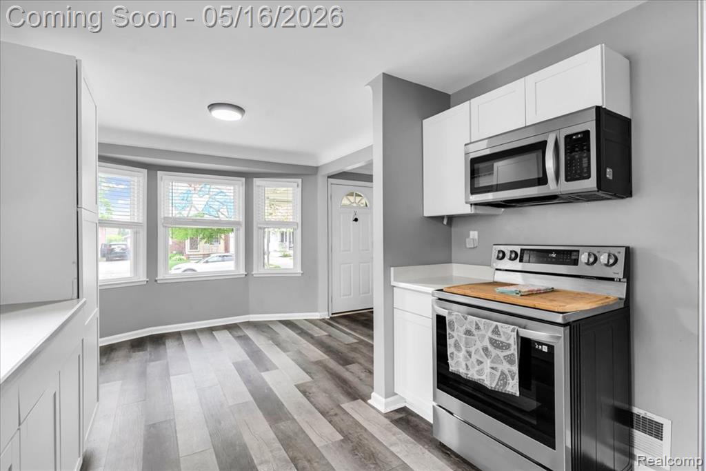 1174 Columbia Road Berkley, MI 48072 - Photo 8 of 41