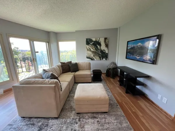 $379,900 | 333 North Lake Road, Unit 507, Oconomowoc, WI 53066