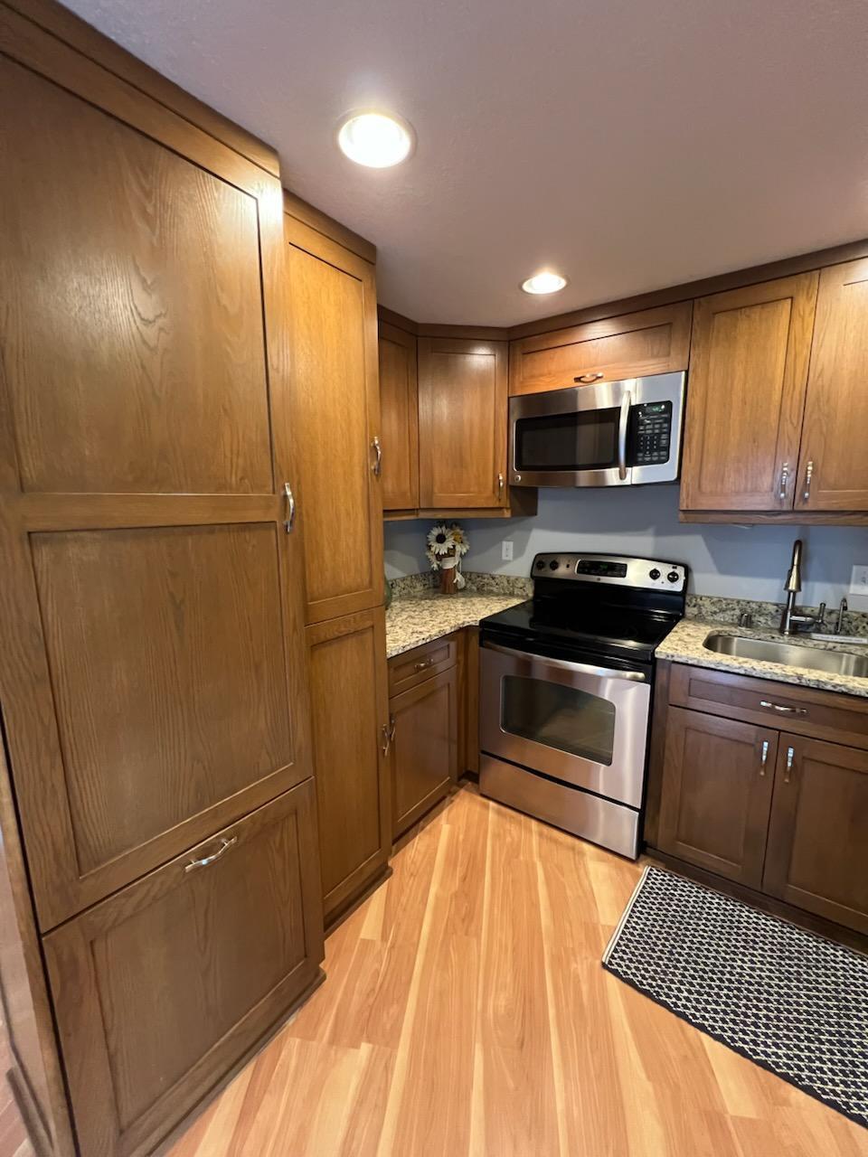 333 North Lake Road, Unit 507 Oconomowoc, WI 53066 - Photo 16 of 60 IMG_1386