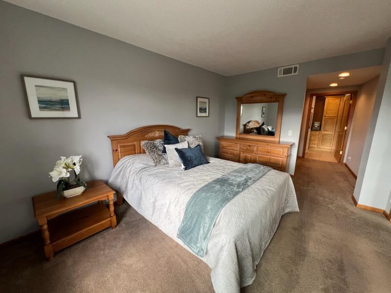 333 North Lake Road, Unit 507 Oconomowoc, WI 53066 - Photo 22 of 60 IMG_1378