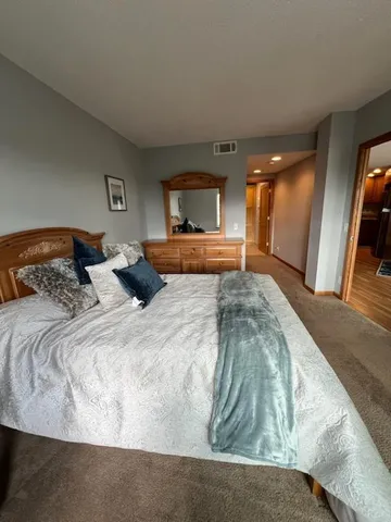 $379,900 | 333 North Lake Road, Unit 507, Oconomowoc, WI 53066