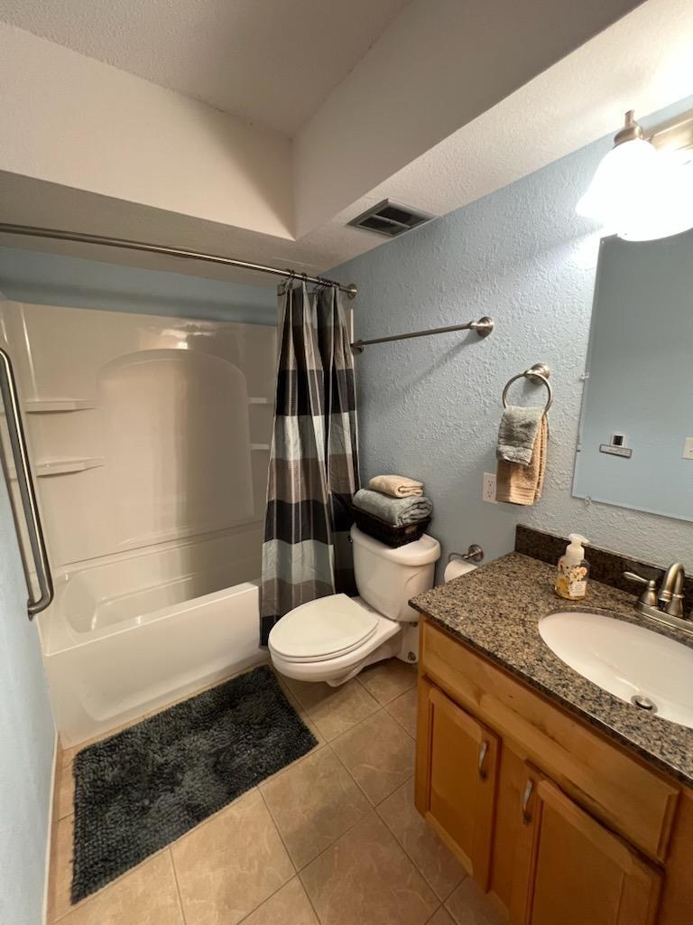 333 North Lake Road, Unit 507 Oconomowoc, WI 53066 - Photo 36 of 60 IMG_1399