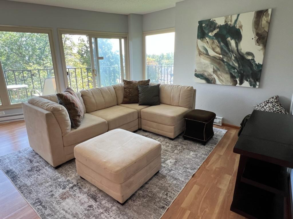 333 North Lake Road, Unit 507 Oconomowoc, WI 53066 - Photo 4 of 60 IMG_1461