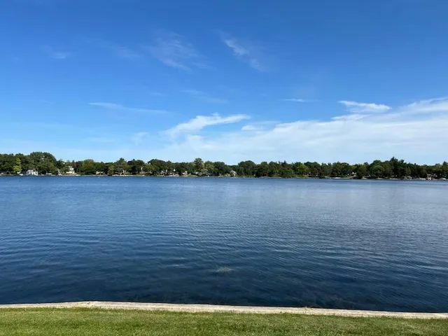 $379,900 | 333 North Lake Road, Unit 507, Oconomowoc, WI 53066