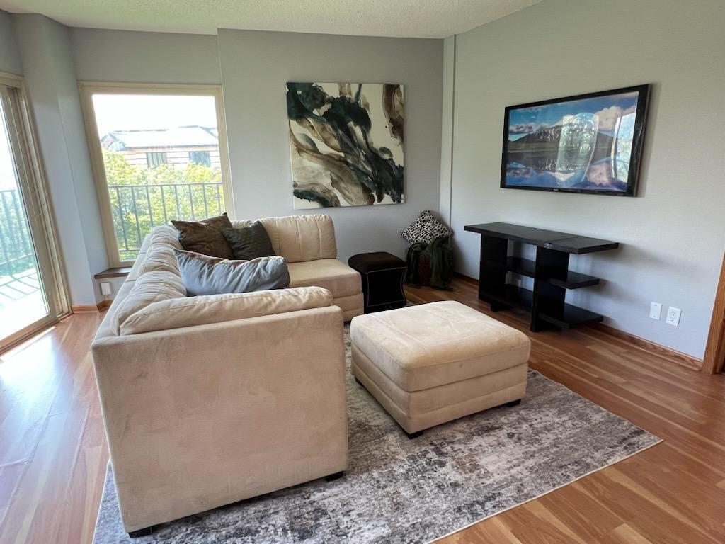 333 North Lake Road, Unit 507 Oconomowoc, WI 53066 - Photo 6 of 60 IMG_1460