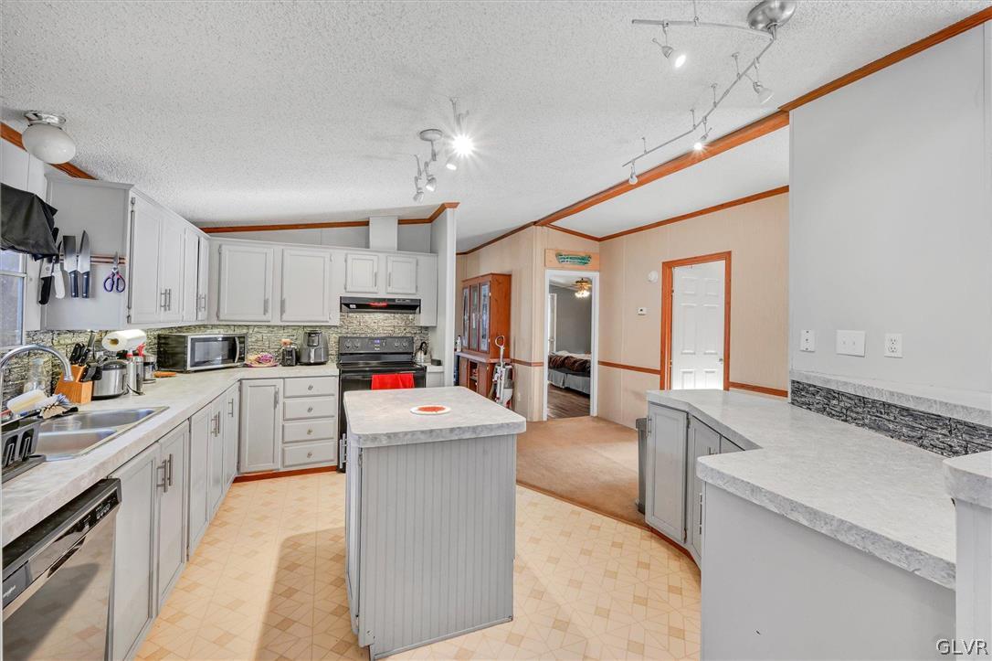 25 Evergreen Road Lehighton, PA 18235 - Photo 6 of 38 Gallery Image 6
