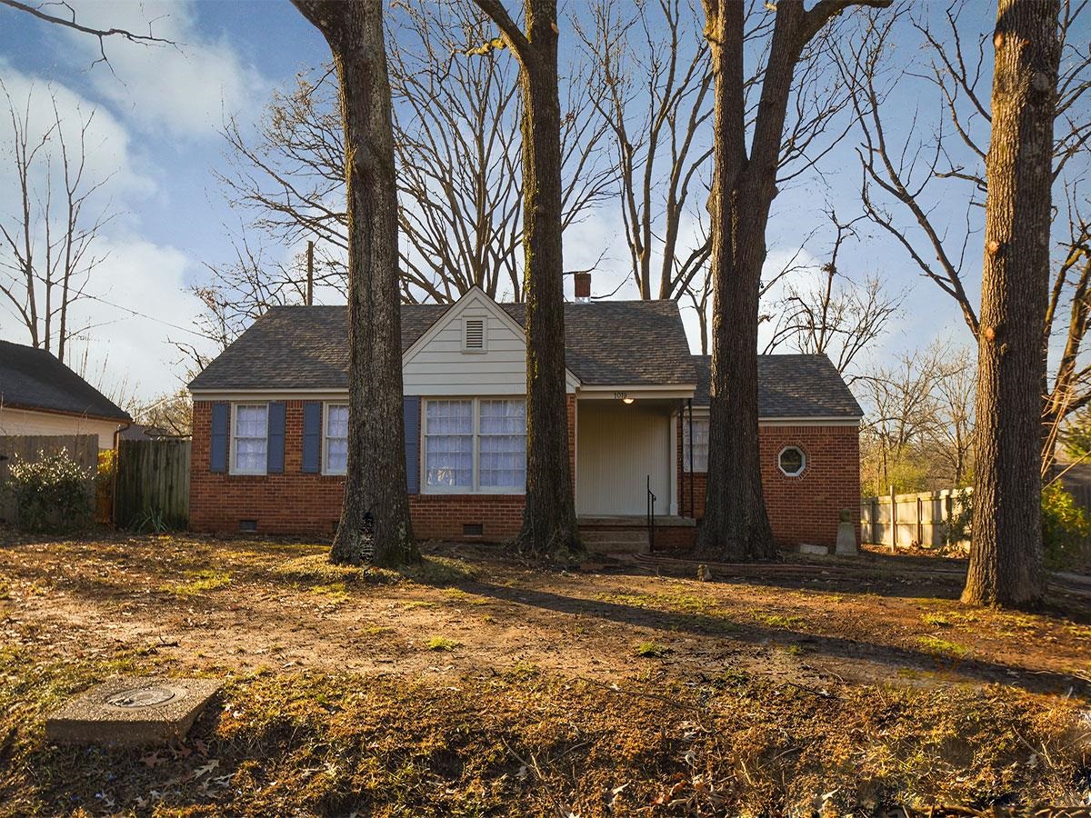 1019 Little John Road Memphis, TN 38111 - Photo 1 of 13 View of front facade