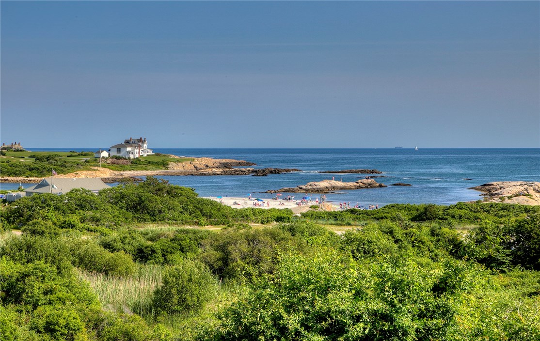 20 Ocean Heights Road Newport, RI 02840 - Photo 4 of 32