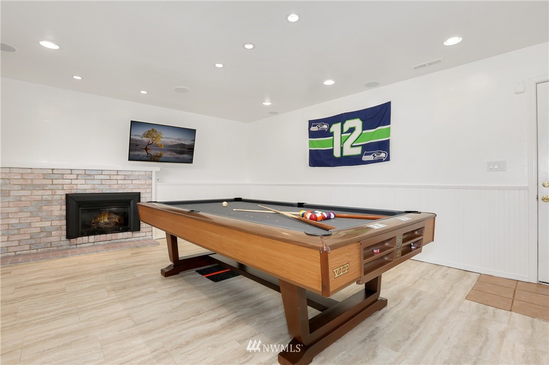 2009 Vashon Avenue Northeast Renton, WA 98059 - Photo 9 of 20 Gallery Image 9