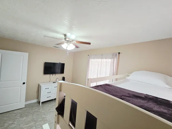 $1,500 | 709 Befaye Road, Houston, TX 77076