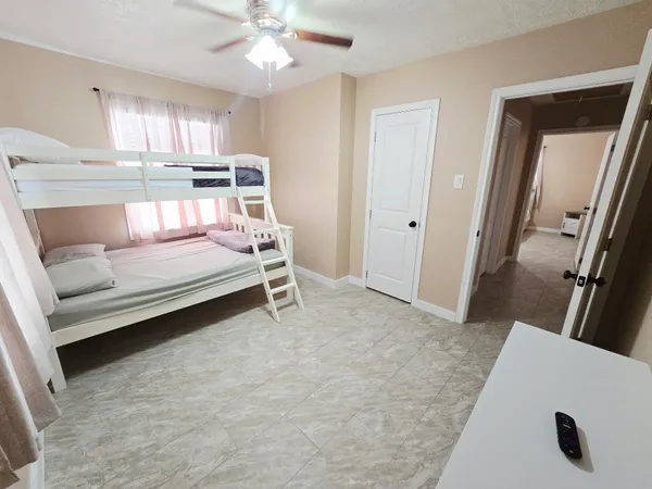 $1,500 | 709 Befaye Road, Houston, TX 77076