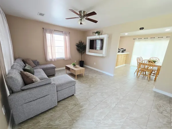 $1,500 | 709 Befaye Road, Houston, TX 77076