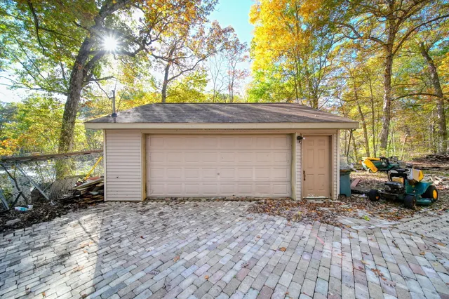 $549,900 | 270 Wood Hills Drive, Concord, MI 49237