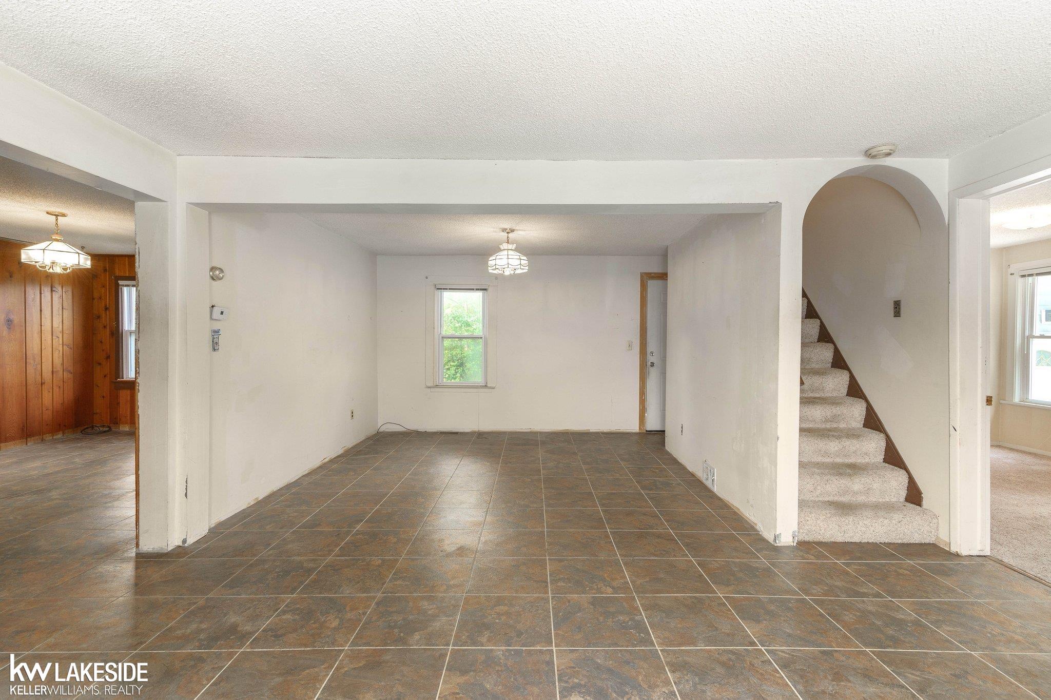 8224 Clinton River Road Sterling Heights, MI 48314 - Photo 12 of 38 50148768-390f3b8a-ba57-44b8-b81b-a1d96bf92550.JPG