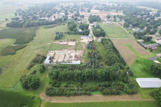 $949,000 | 200 Spring View Drive, Edgerton, MN 56128