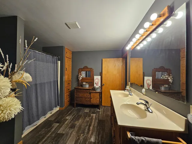 $949,000 | 200 Spring View Drive, Edgerton, MN 56128