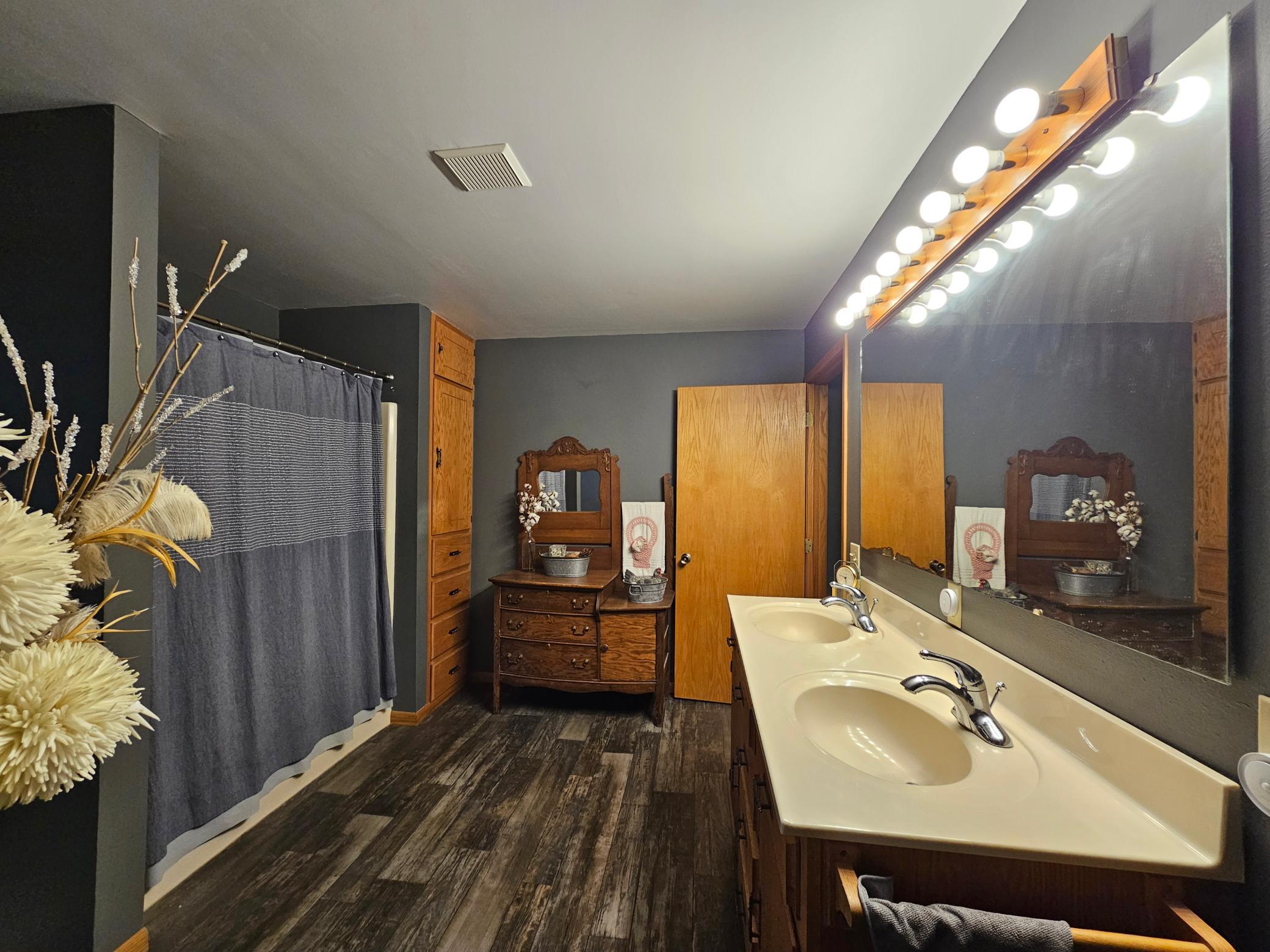 200 Spring View Drive Edgerton, MN 56128 - Photo 18 of 42