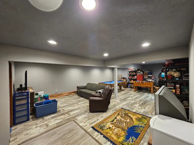 $949,000 | 200 Spring View Drive, Edgerton, MN 56128