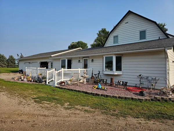 $949,000 | 200 Spring View Drive, Edgerton, MN 56128