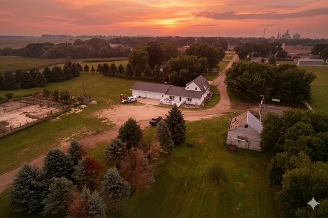 $949,000 | 200 Spring View Drive, Edgerton, MN 56128