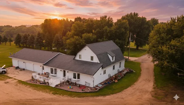 $949,000 | 200 Spring View Drive, Edgerton, MN 56128