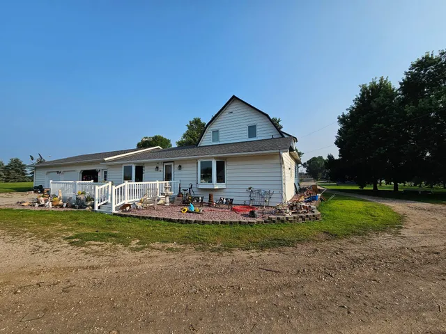 $949,000 | 200 Spring View Drive, Edgerton, MN 56128