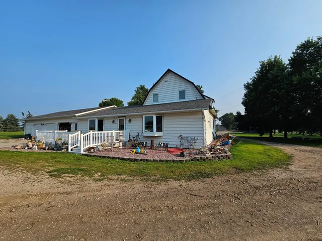 $949,000 | 200 Spring View Drive, Edgerton, MN 56128
