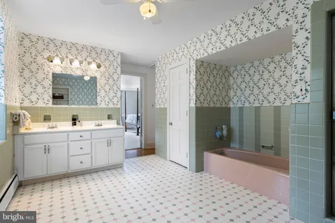 $2,399,000 | 400 Meadowbrook Avenue, Wayne, PA 19087