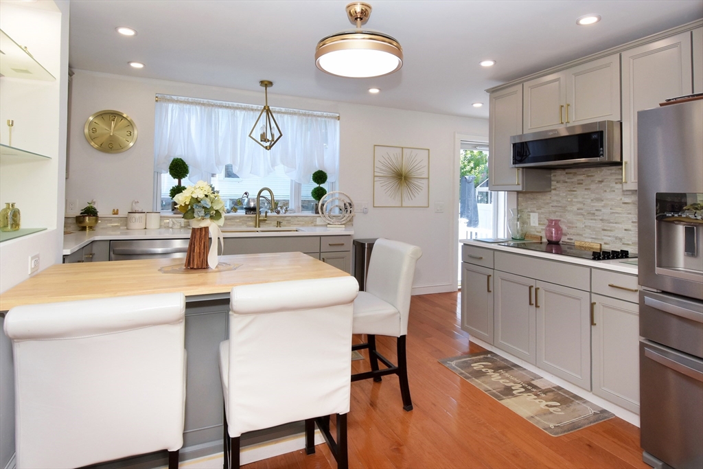435 Cabot Street, Unit B Beverly, MA 01915 - Photo 17 of 35