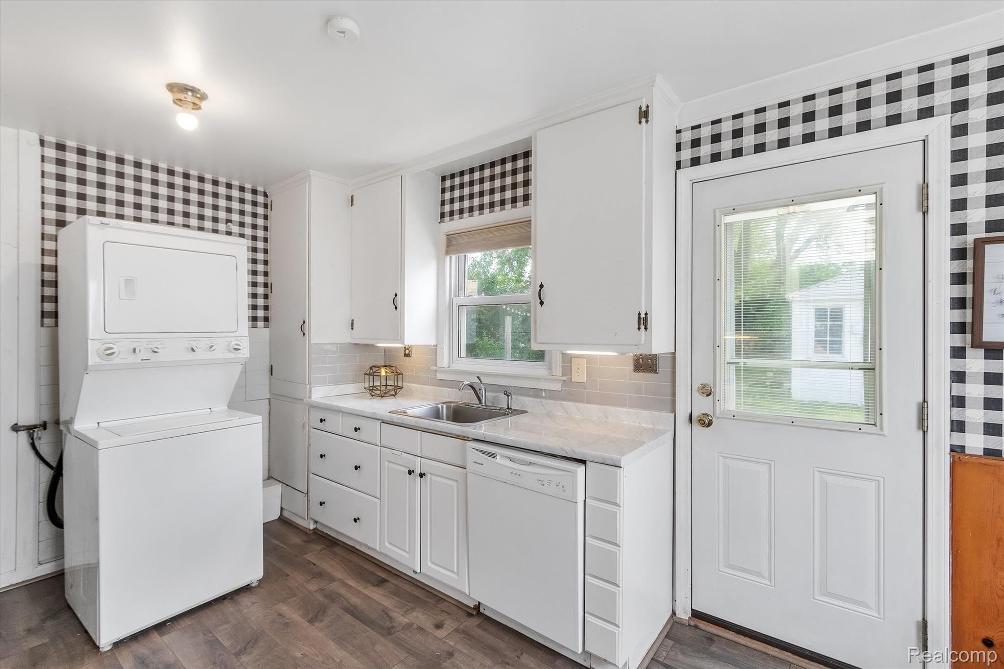 4010 Durham Road Royal Oak, MI 48073 - Photo 14 of 27 14-4010-Durham-Rd-WindowStill-Real-Estate-Photography-14.jpg