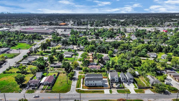 $2,200 | 4129 East Toliver Street, Houston, TX 77016