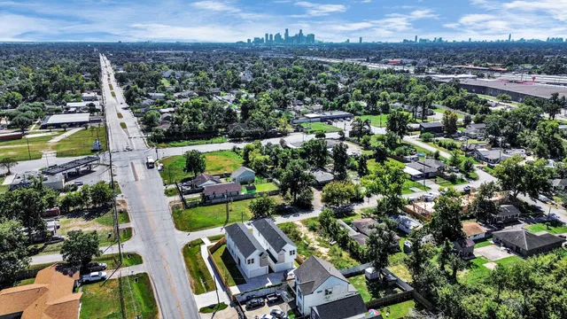 $2,200 | 4129 East Toliver Street, Houston, TX 77016