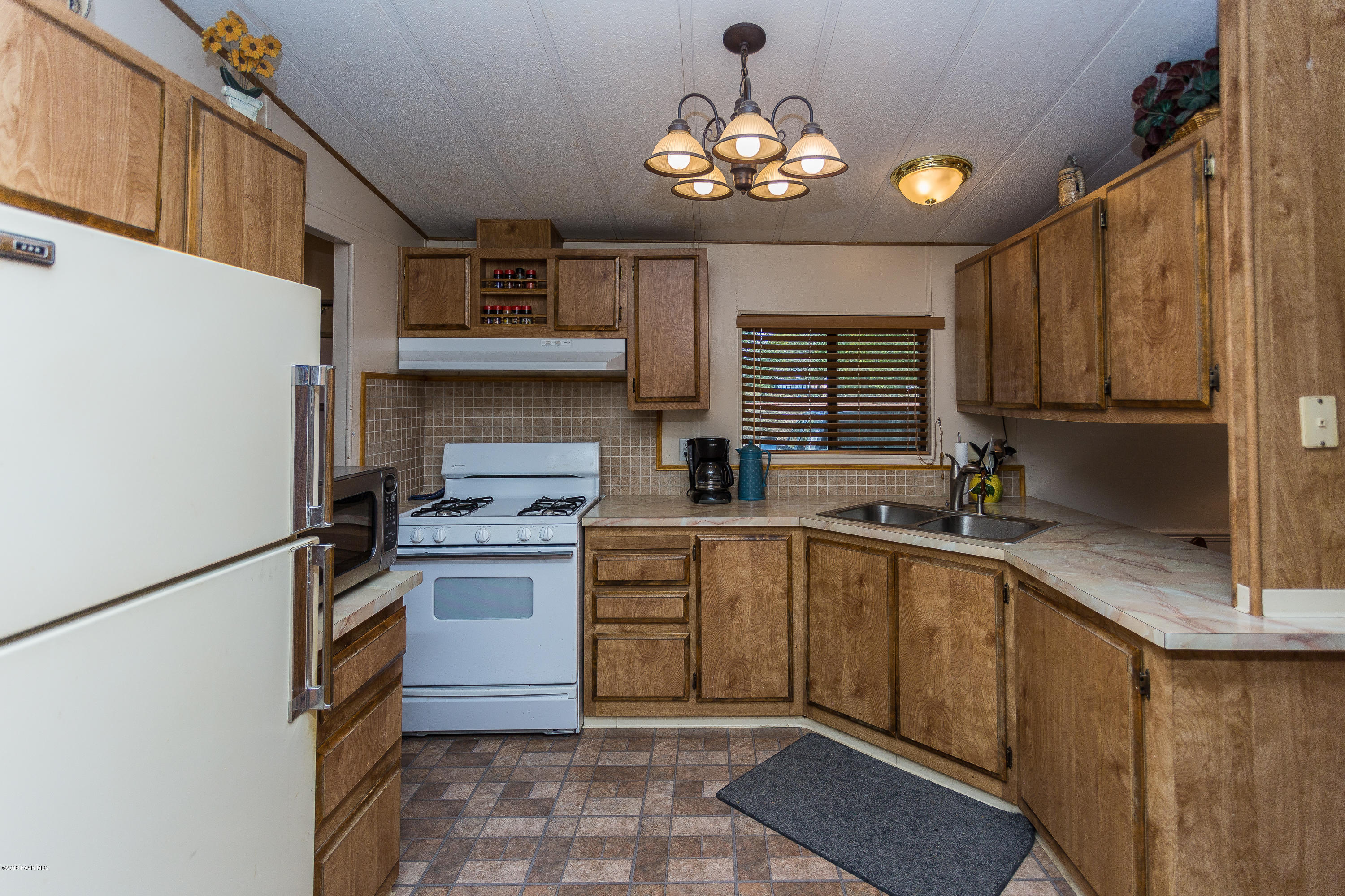 1341 East Red Cinder Road Chino Valley, AZ 86323 - Photo 5 of 19 005_Kitchen