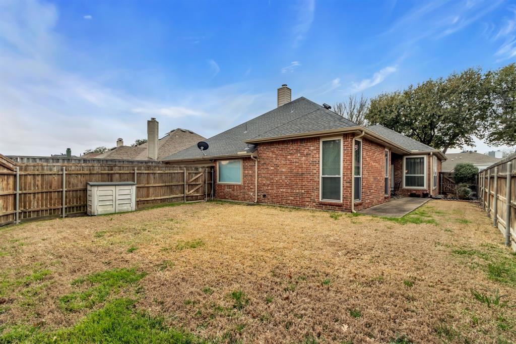 513 Cameron Lane Allen, TX 75002 - Photo 25 of 33 This large back yard is great for lawn parties, childrens playground, or playful pets!