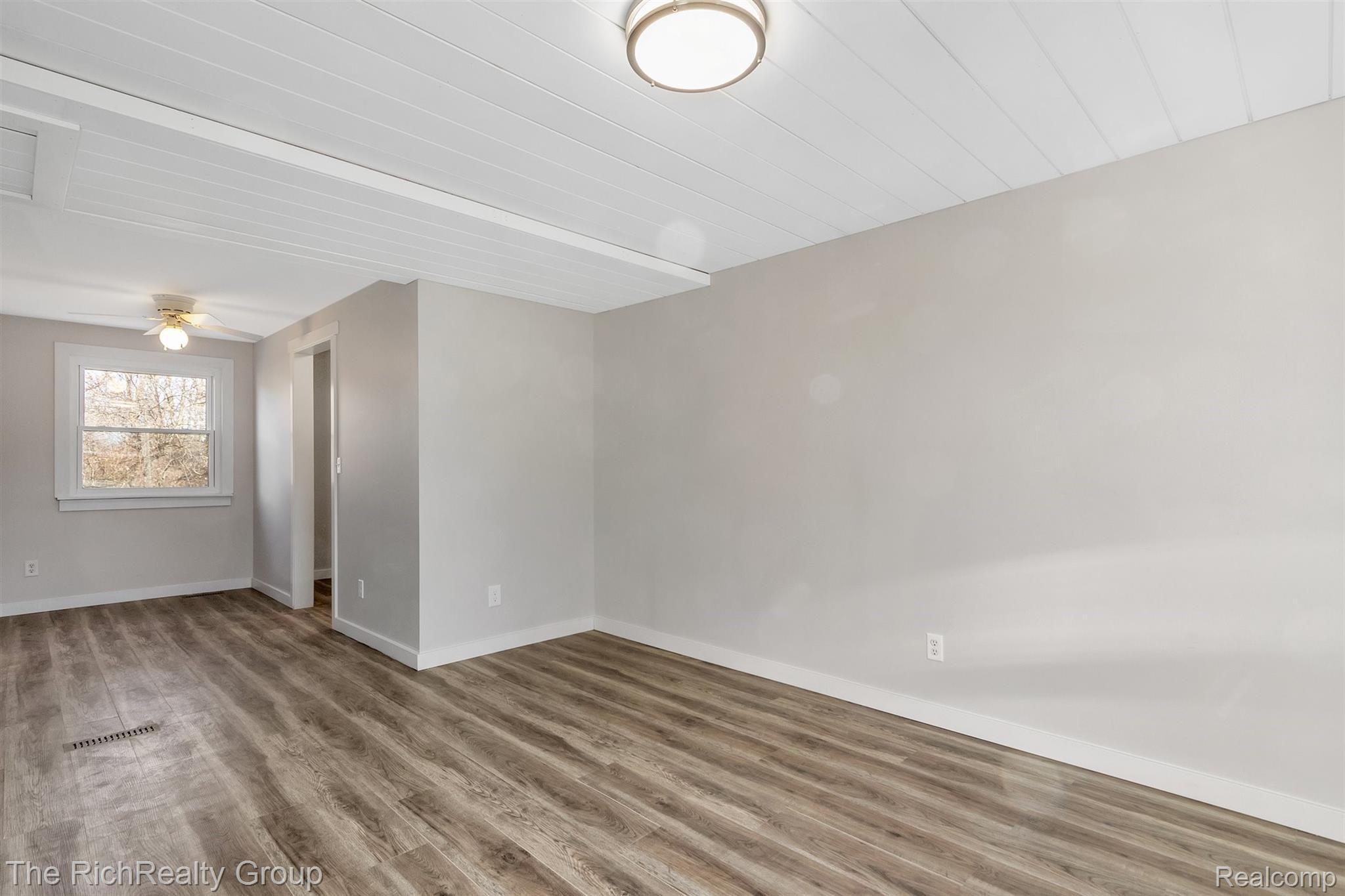 22701 Dickinson Road New Boston, MI 48164 - Photo 26 of 43 27-22701 Dickinson Rd-WindowStill-R.jpg