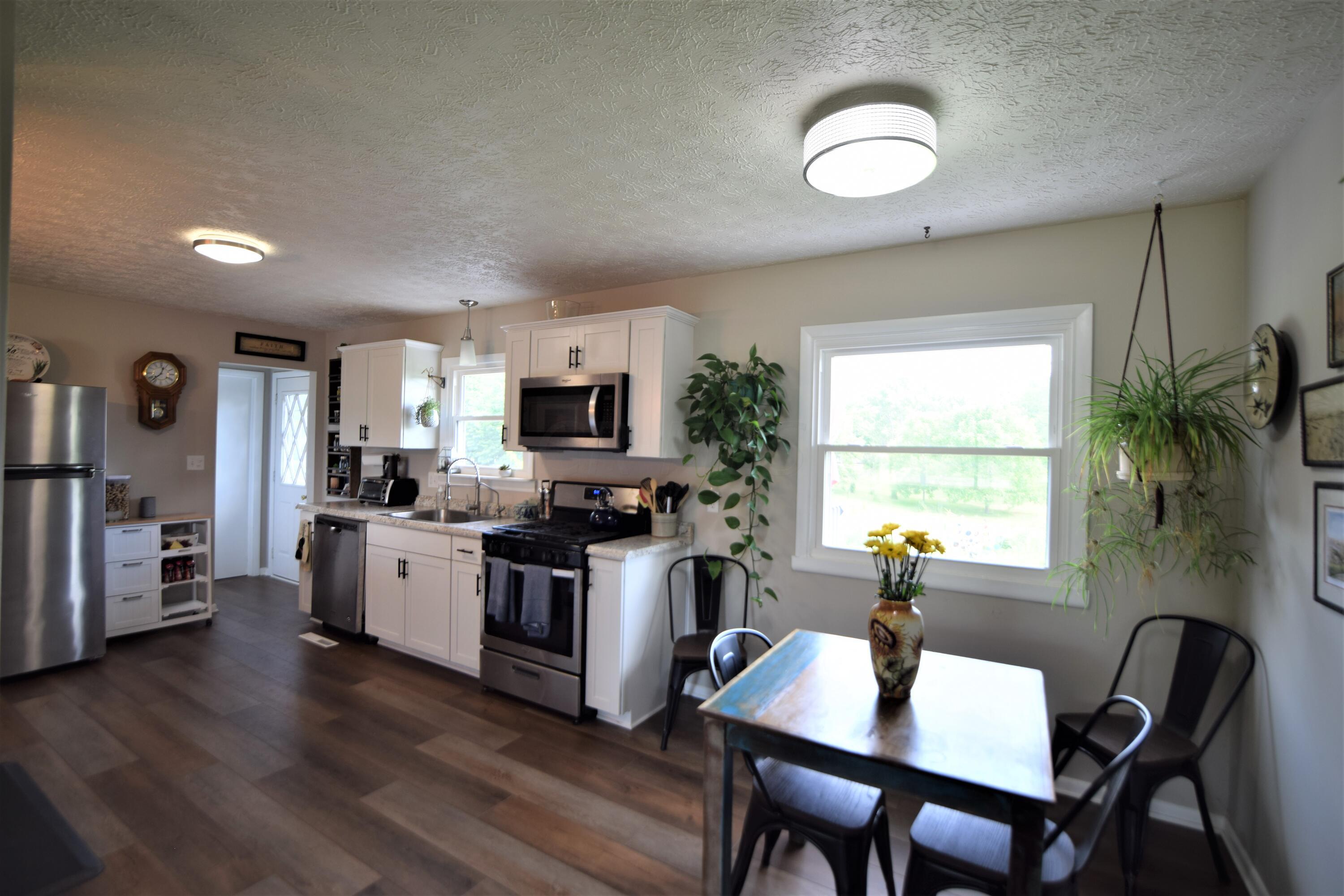 11925 Morse Road Southwest Pataskala, OH 43062 - Photo 2 of 14 kitchen