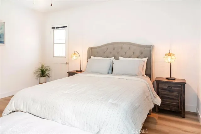 a close view of utility room with washer and dryer