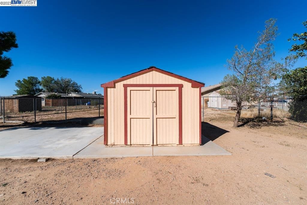 21019 Rambling Road Apple Valley, CA 92308 - Photo 17 of 19