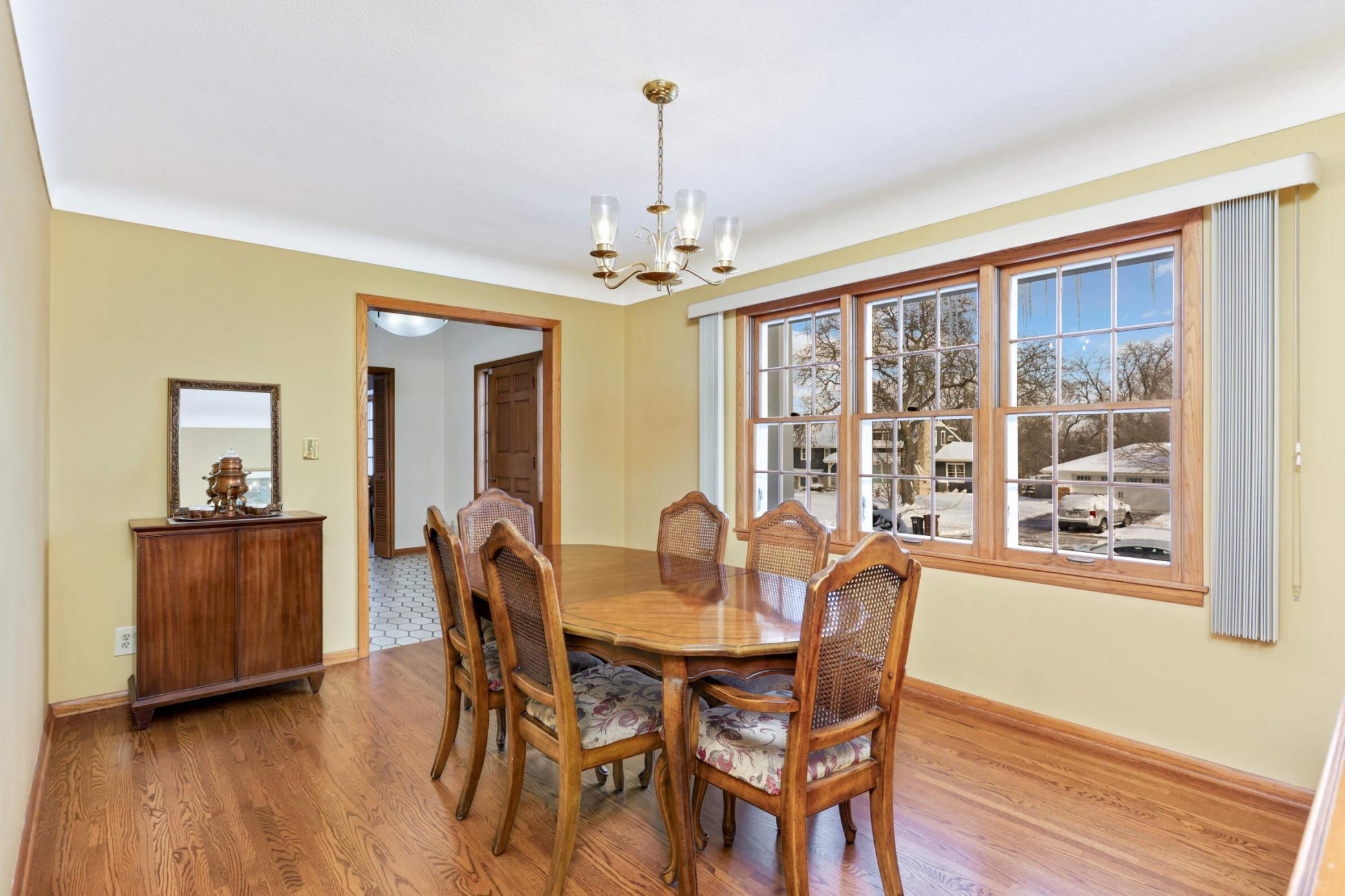1748 James Road Mendota Heights, MN 55118 - Photo 8 of 38 Gallery Image 8