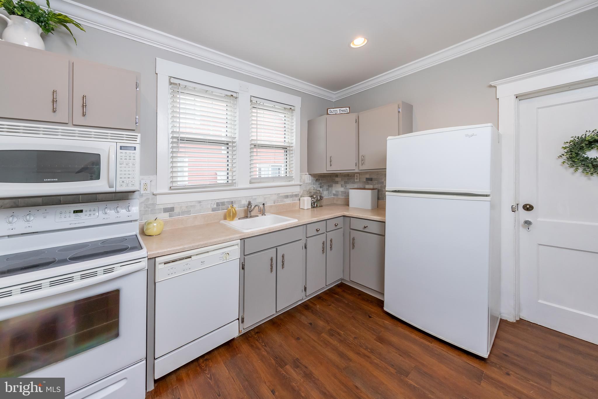 214 Warwick Road Magnolia, NJ 08049 - Photo 11 of 18
